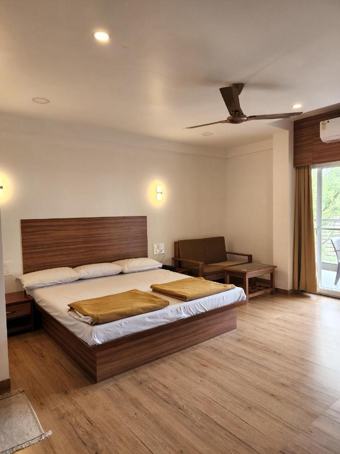 Regal Panhala Residency Hotel Ngoại thất bức ảnh