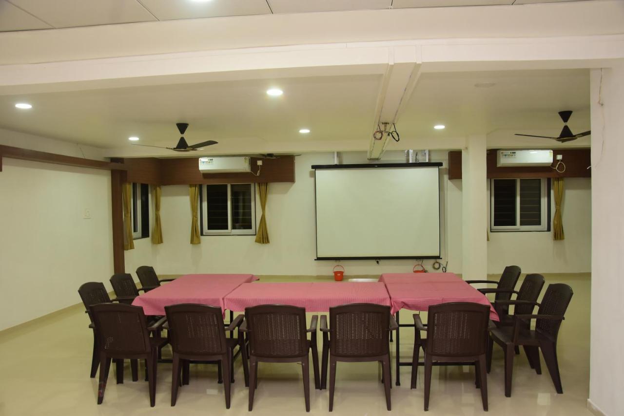 Regal Panhala Residency Hotel Ngoại thất bức ảnh