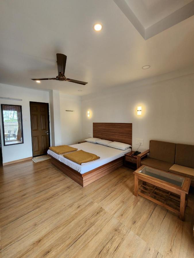 Regal Panhala Residency Hotel Ngoại thất bức ảnh
